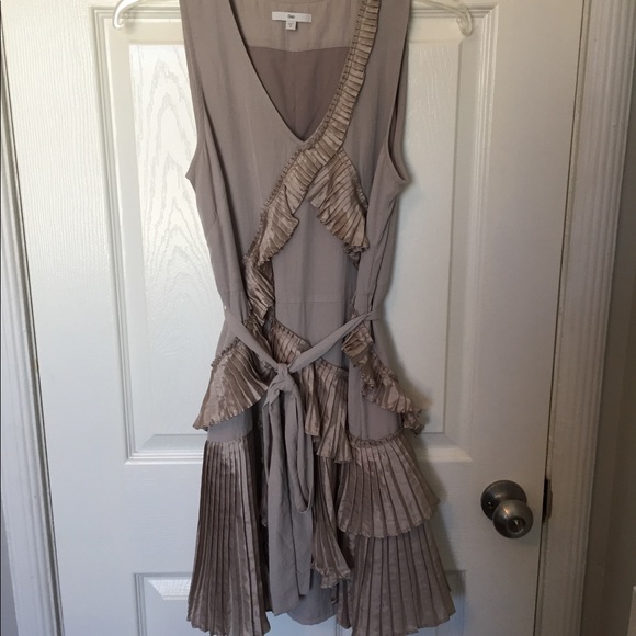 GAP Dresses & Skirts - Gap Ruffle Dress